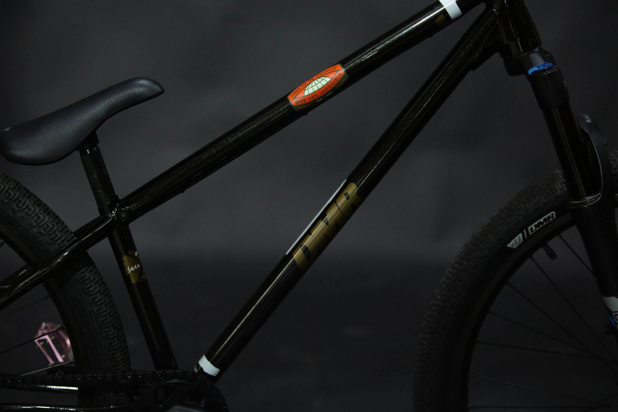 Bicicleta de ciudad Dirt Jump DMR Sect Pro Talla Regular Rodado 26" (2022) Seminueva
