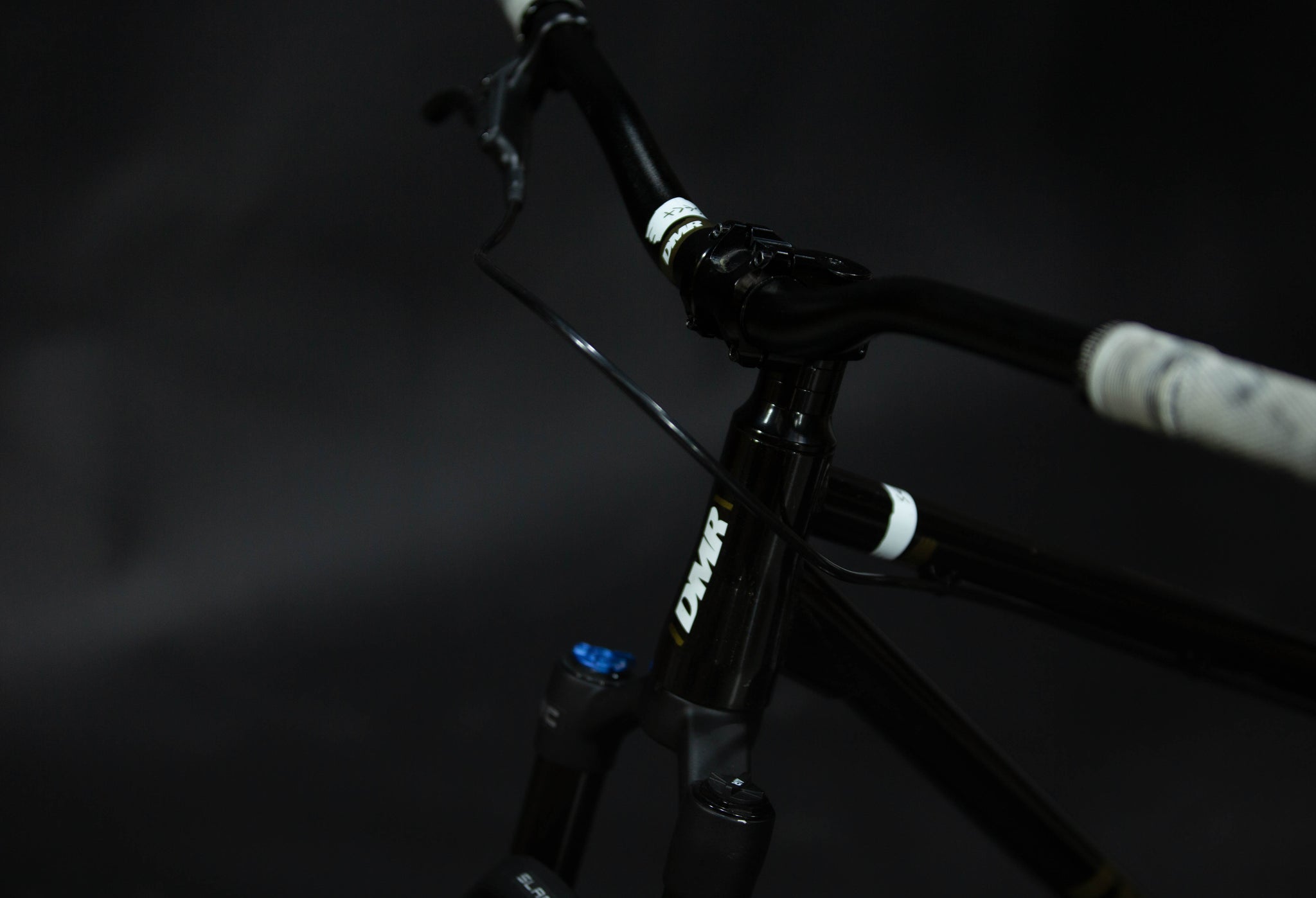 Bicicleta de ciudad Dirt Jump DMR Sect Pro Talla Regular Rodado 26" (2022) Seminueva
