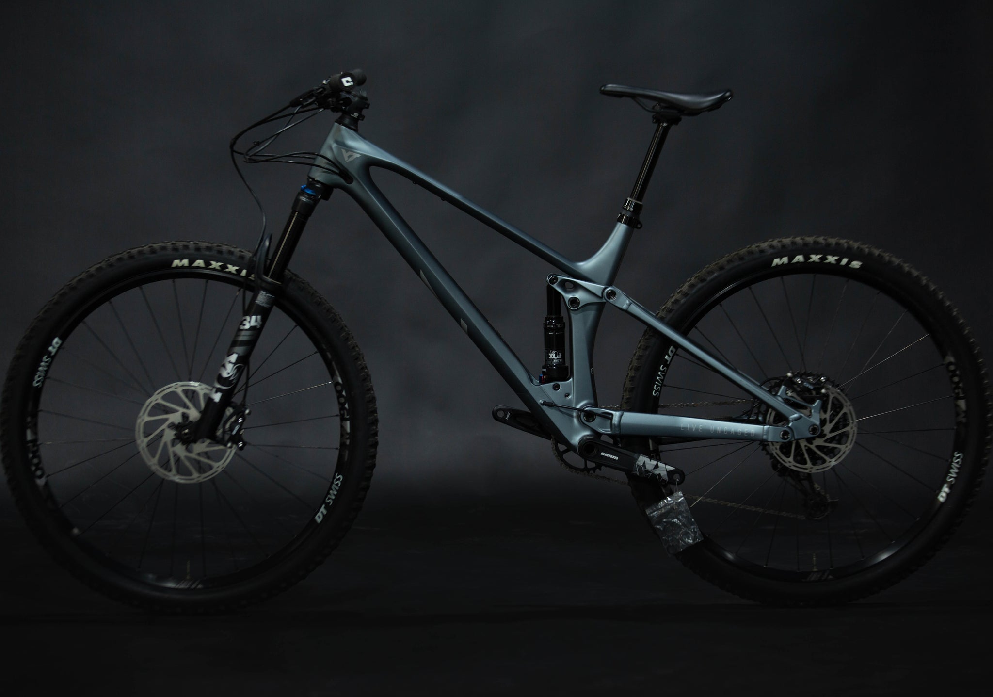 Bicicleta de Montaña Doble Suspension YT Izzo Core 2 Rodado 29" Talla Large (2022) Seminueva