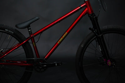 Bicicleta de ciudad Dirt Jump DMR Sect Pro Talla Regular Rodado 26" (2022) Seminueva