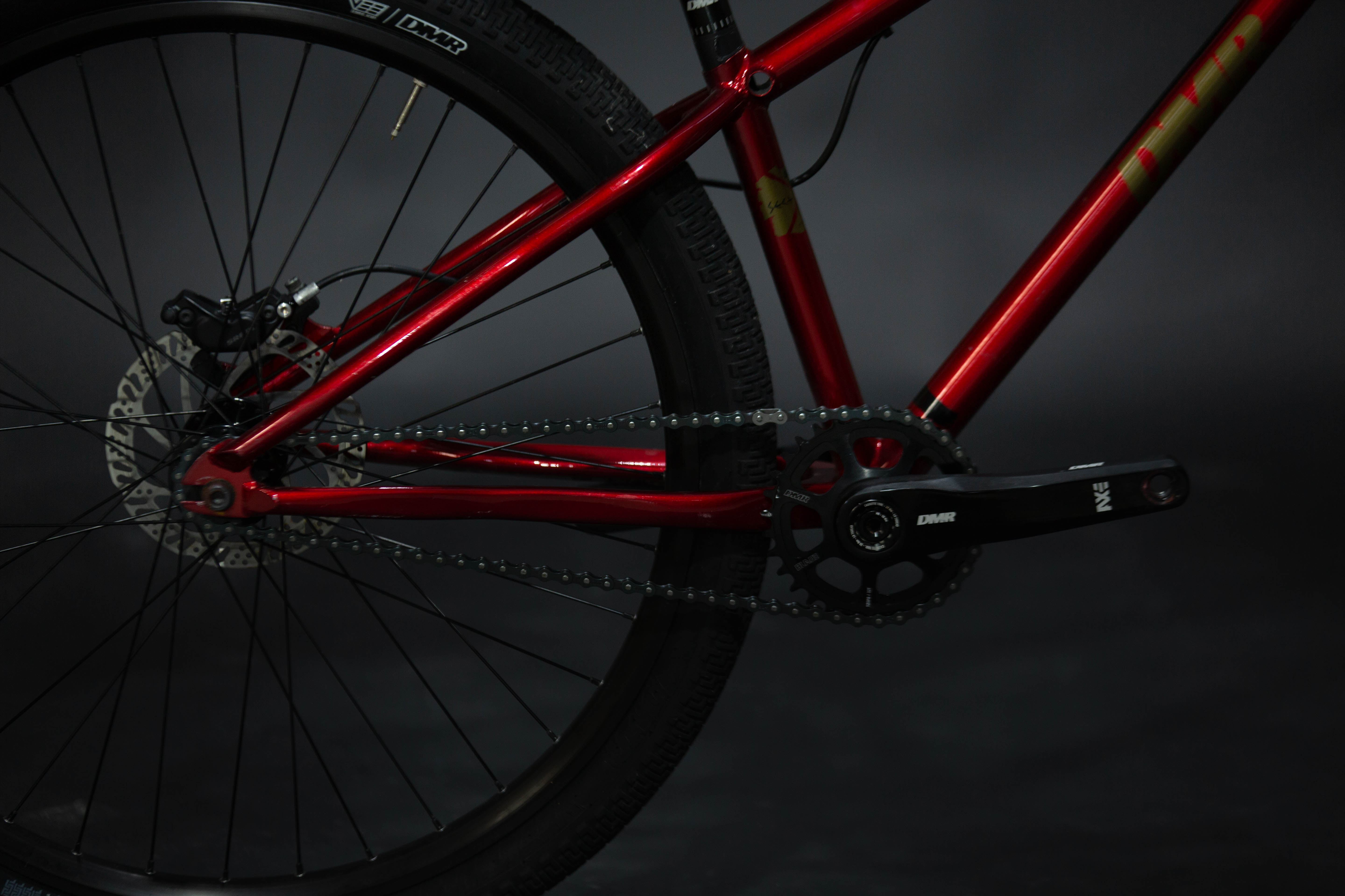 Bicicleta de ciudad Dirt Jump DMR Sect Pro Talla Regular Rodado 26" (2022) Seminueva