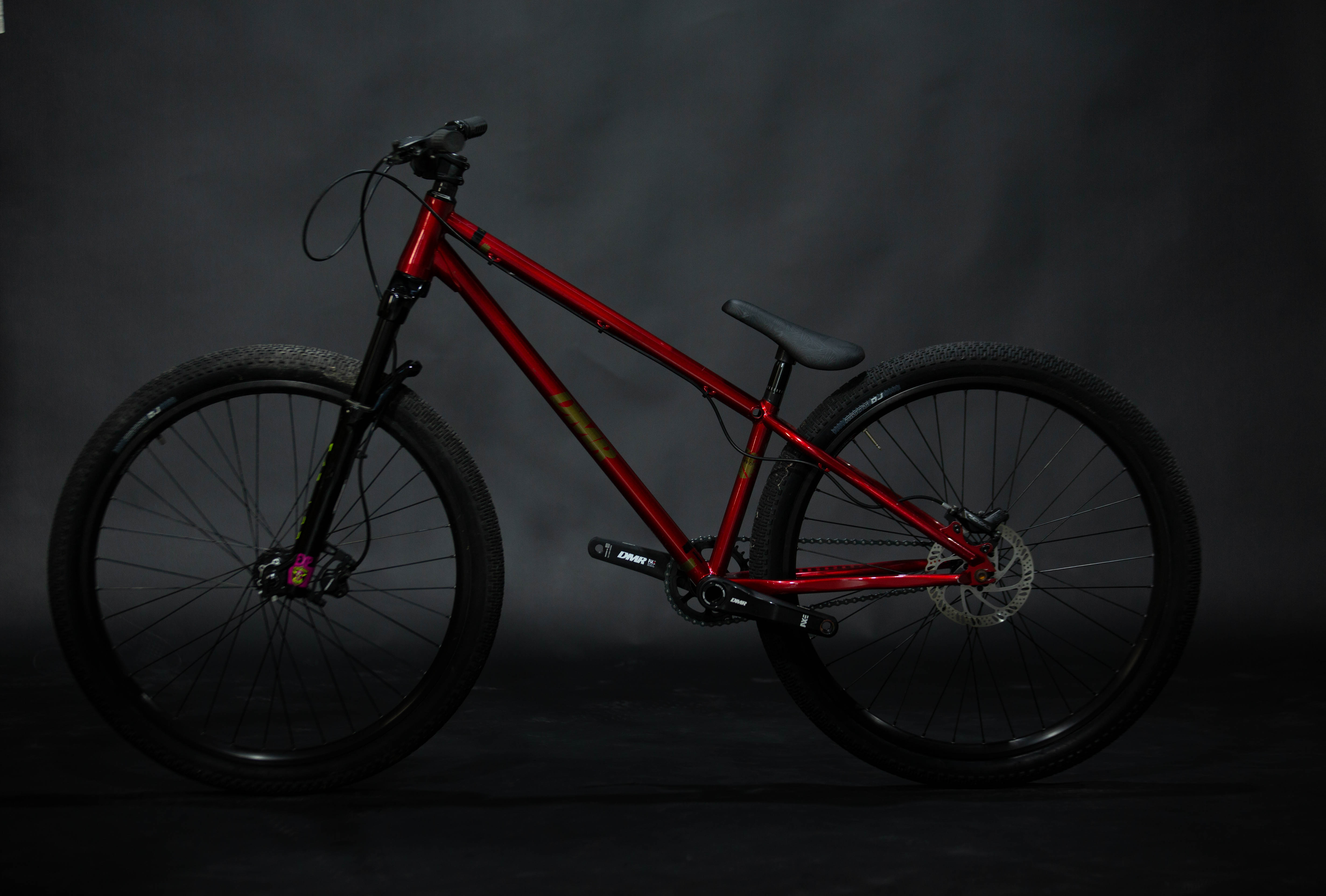 Bicicleta de ciudad Dirt Jump DMR Sect Pro Talla Regular Rodado 26" (2022) Seminueva