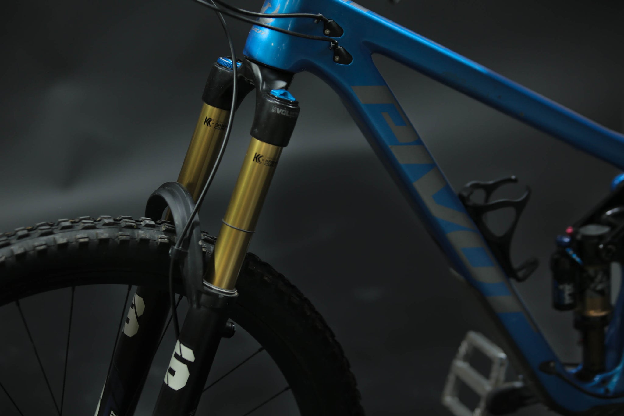 Bicicleta De Montaña Doble Suspensión Pivot Cycles Switchblade 29" Talla Medium (2023) Seminueva