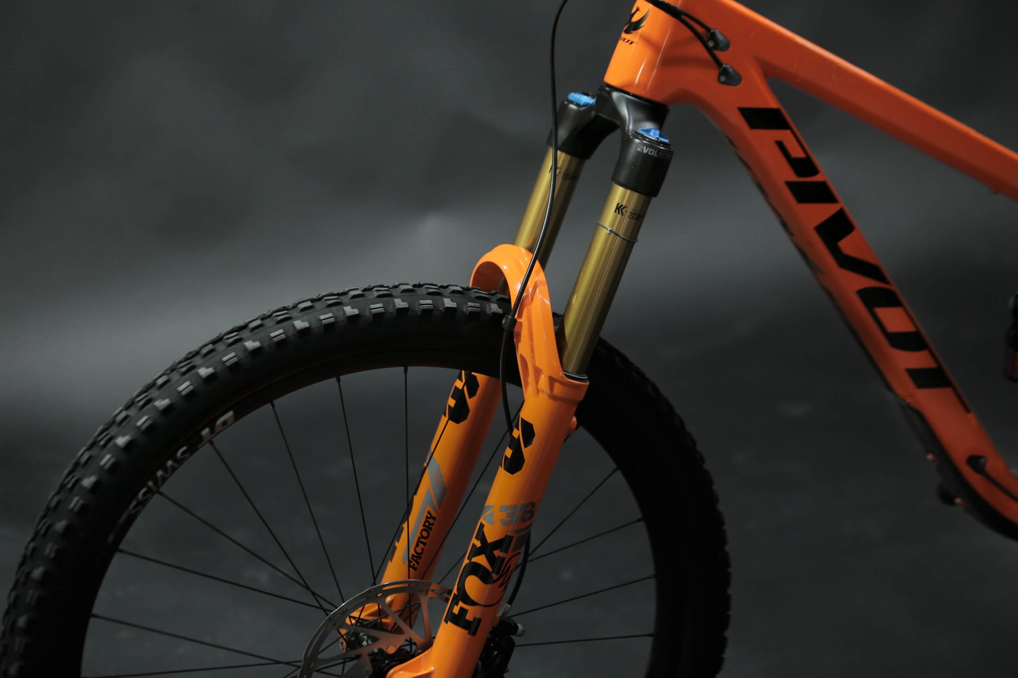 Bicicleta De Montaña Doble Suspensión Pivot Cycles Firebird 29" Talla Large (2022) Seminueva