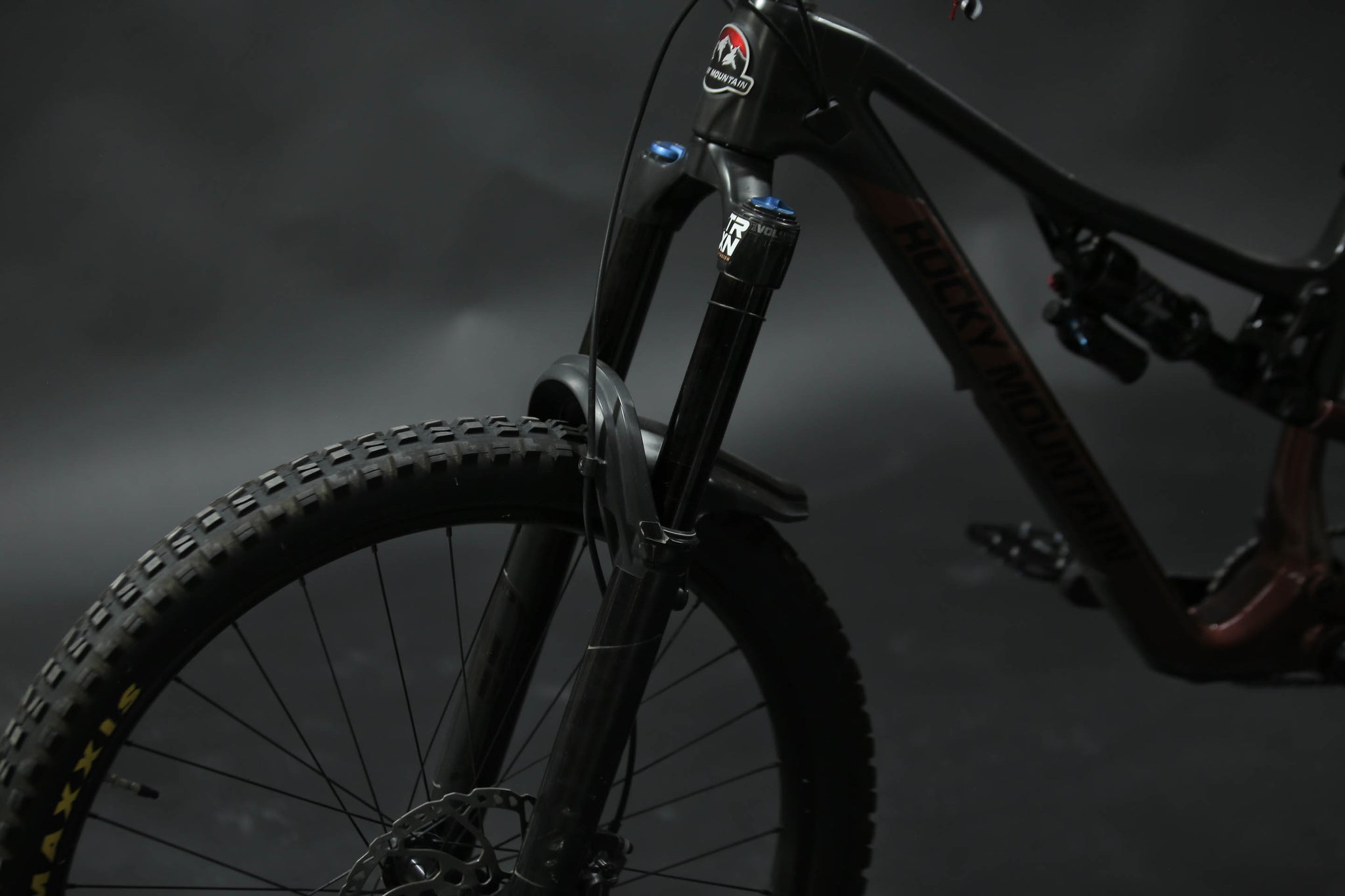 Bicicleta de Montaña Doble Supensión Rocky Mountain Altitude C50 27.5" Talla Small (2024) Seminueva