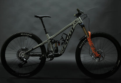 Bicicleta De Montaña Doble Suspensión Pivot Cycles Firebird 29" Talla Small (2023) Seminueva