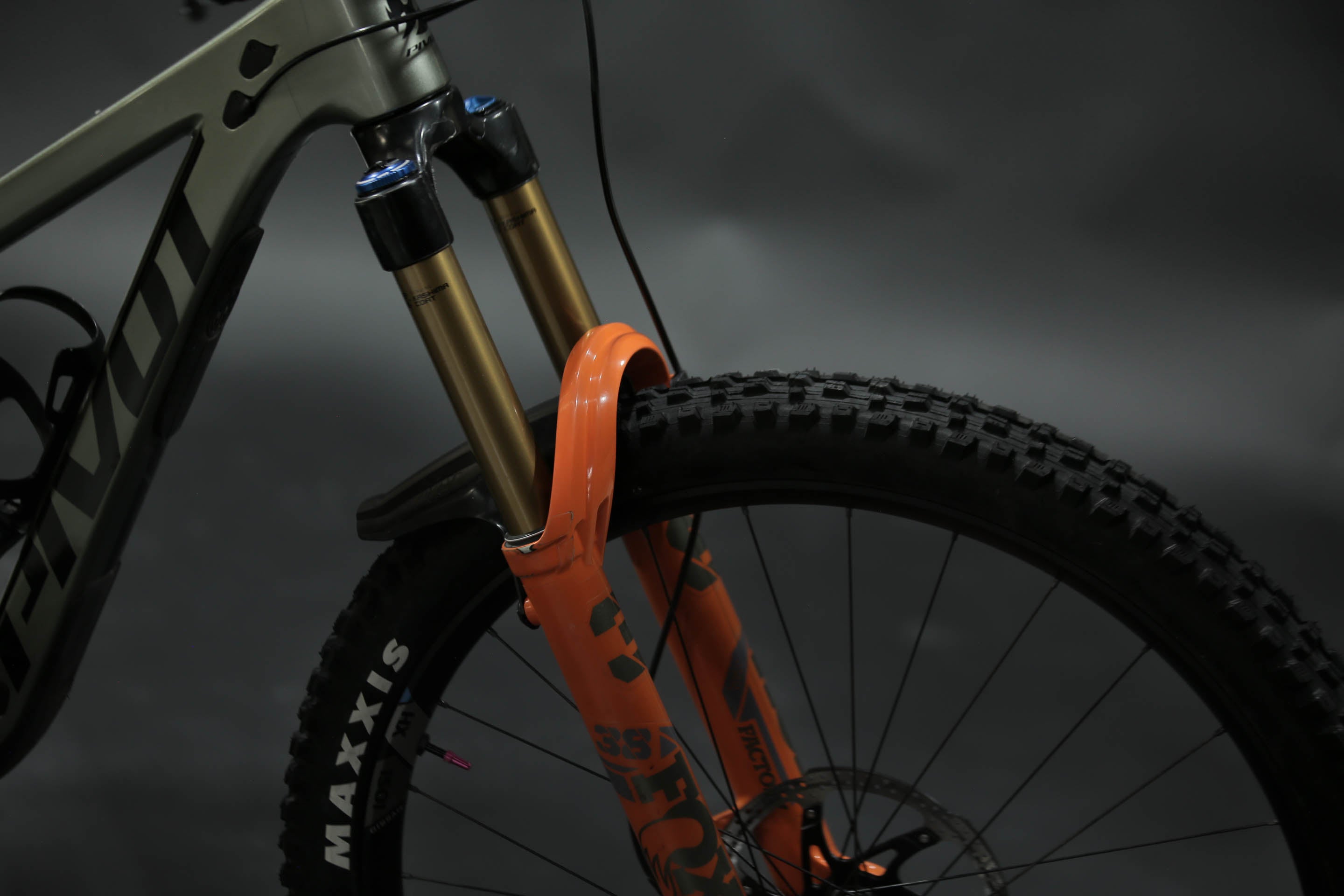 Bicicleta De Montaña Doble Suspensión Pivot Cycles Firebird 29" Talla Small (2023) Seminueva