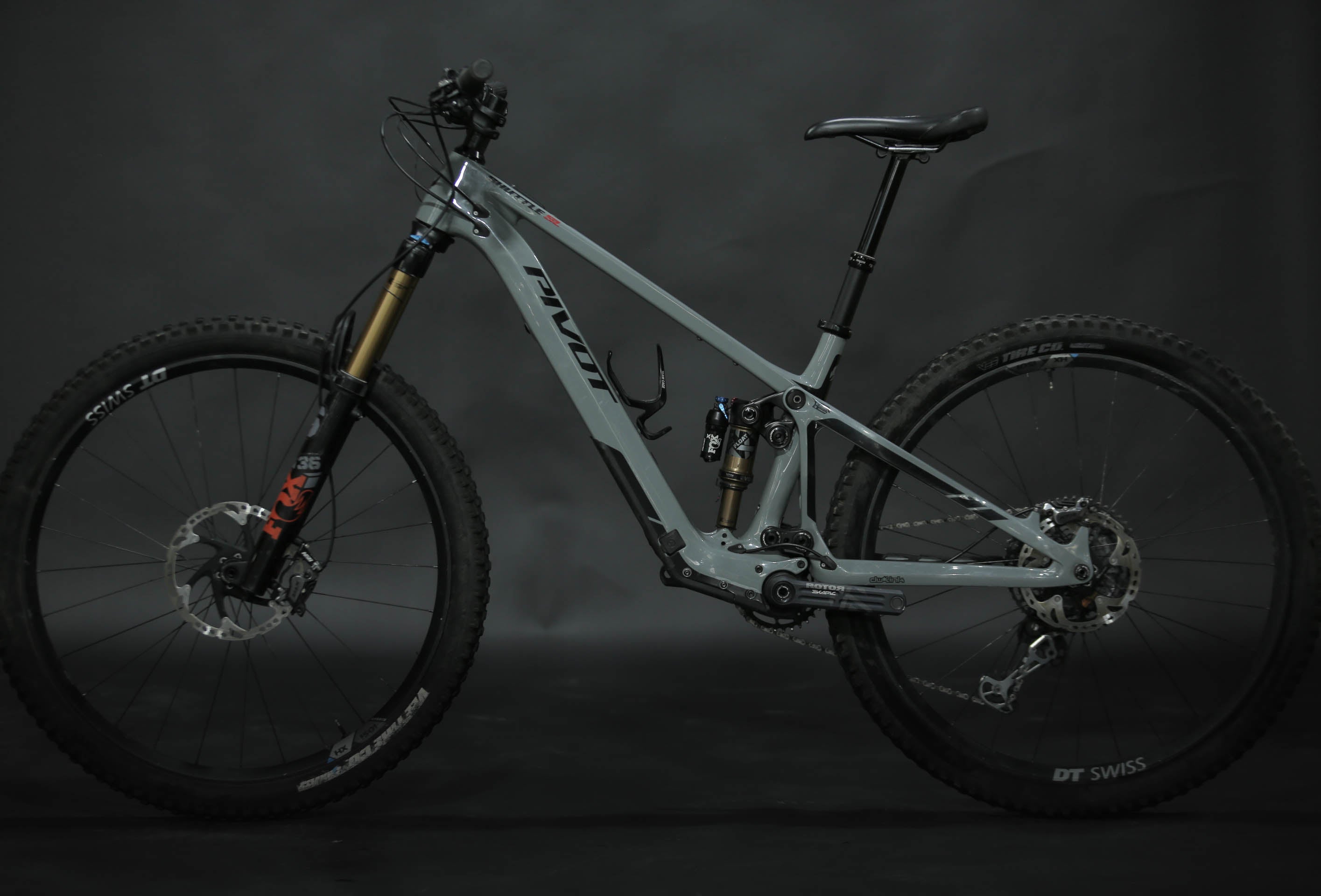 Bicicleta de Montaña Asistida Doble Suspensión Pivot Cycles Shuttle SL 29" Talla Medium (2022) Seminueva
