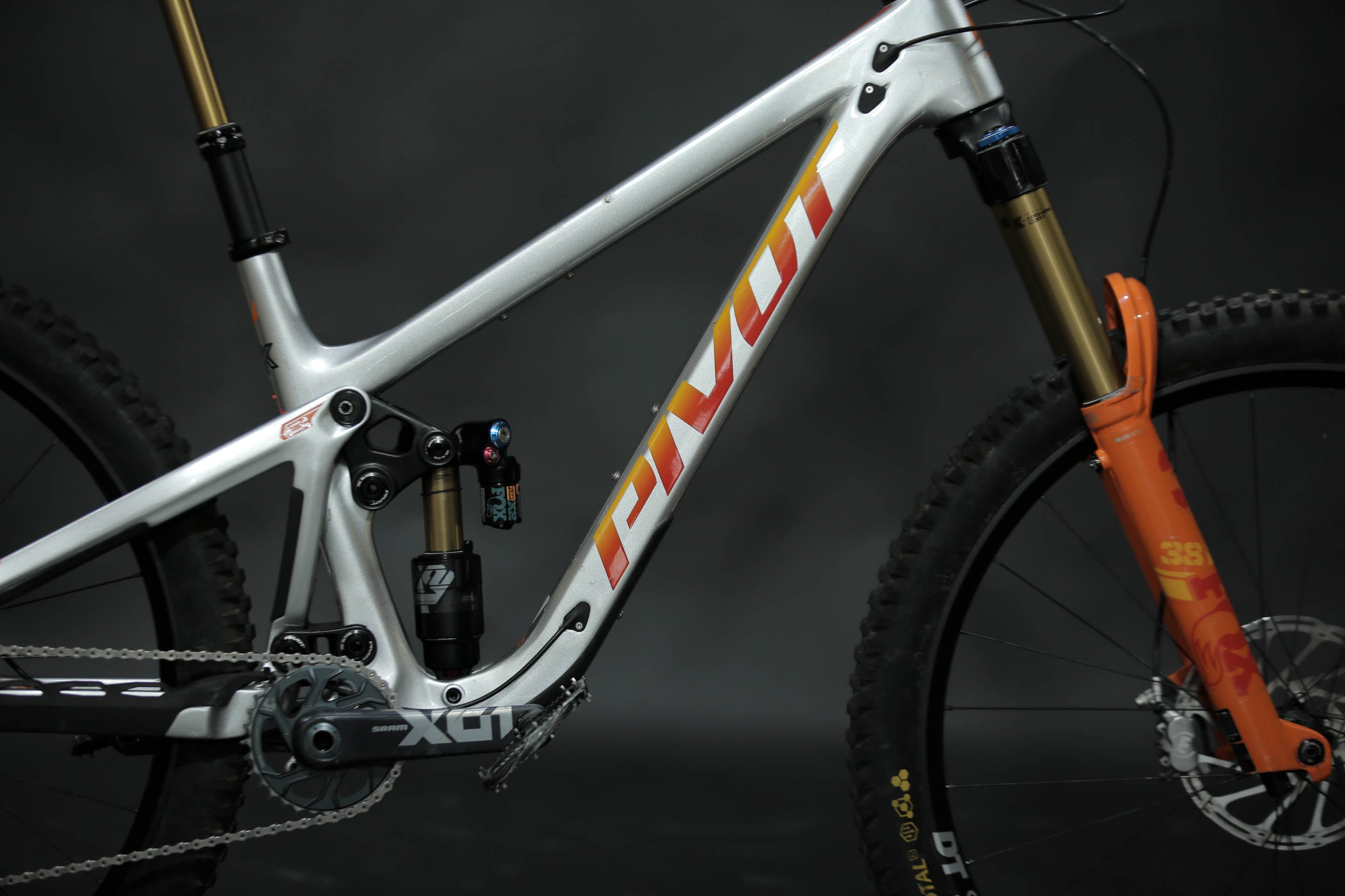 Bicicleta De Montaña Doble Suspensión Pivot Cycles Firebird 29" Talla Medium (2023) Seminueva