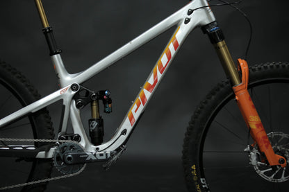 Bicicleta De Montaña Doble Suspensión Pivot Cycles Firebird 29" Talla Medium (2023) Seminueva