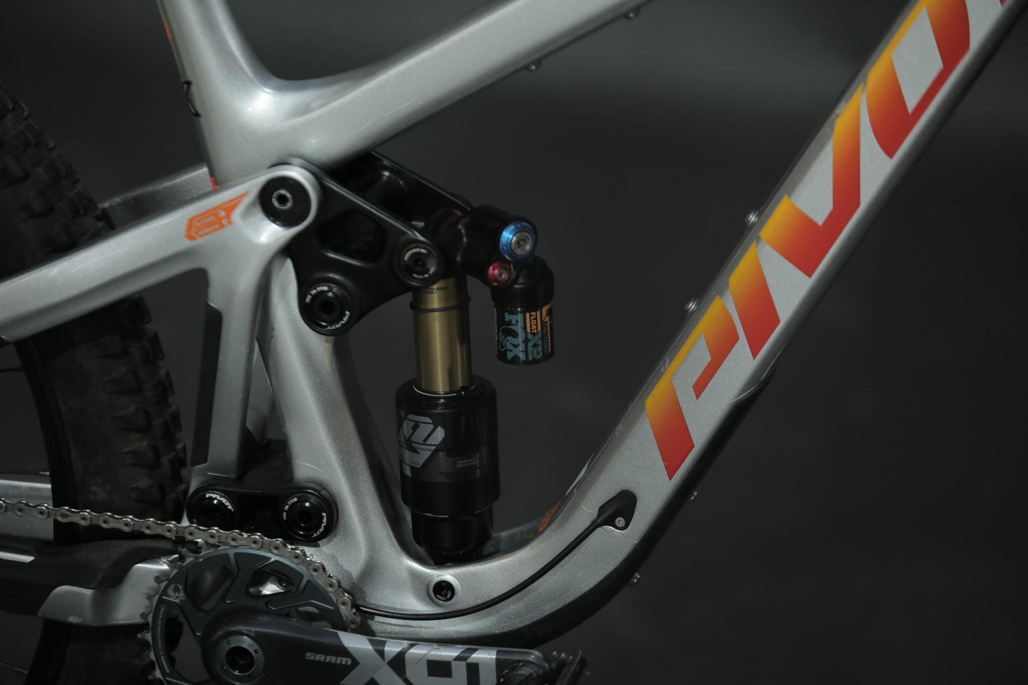 Bicicleta De Montaña Doble Suspensión Pivot Cycles Firebird 29" Talla Medium (2023) Seminueva