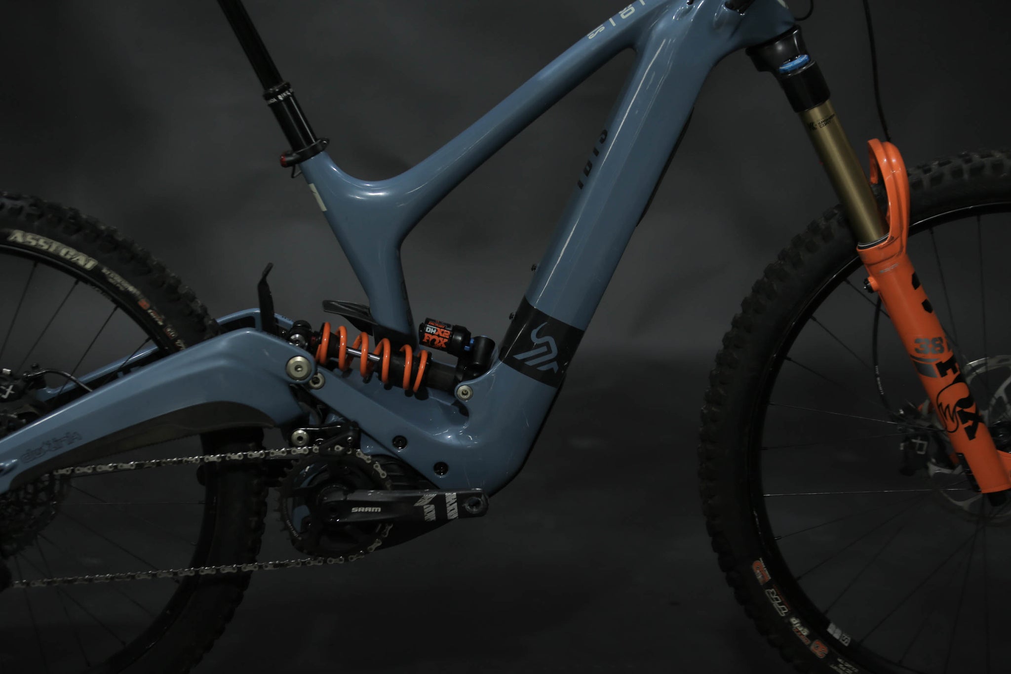 Bicicleta de Montaña Asistida Doble Suspensión Ibis Oso 29/27.5" Talla Medium (2022) Seminueva