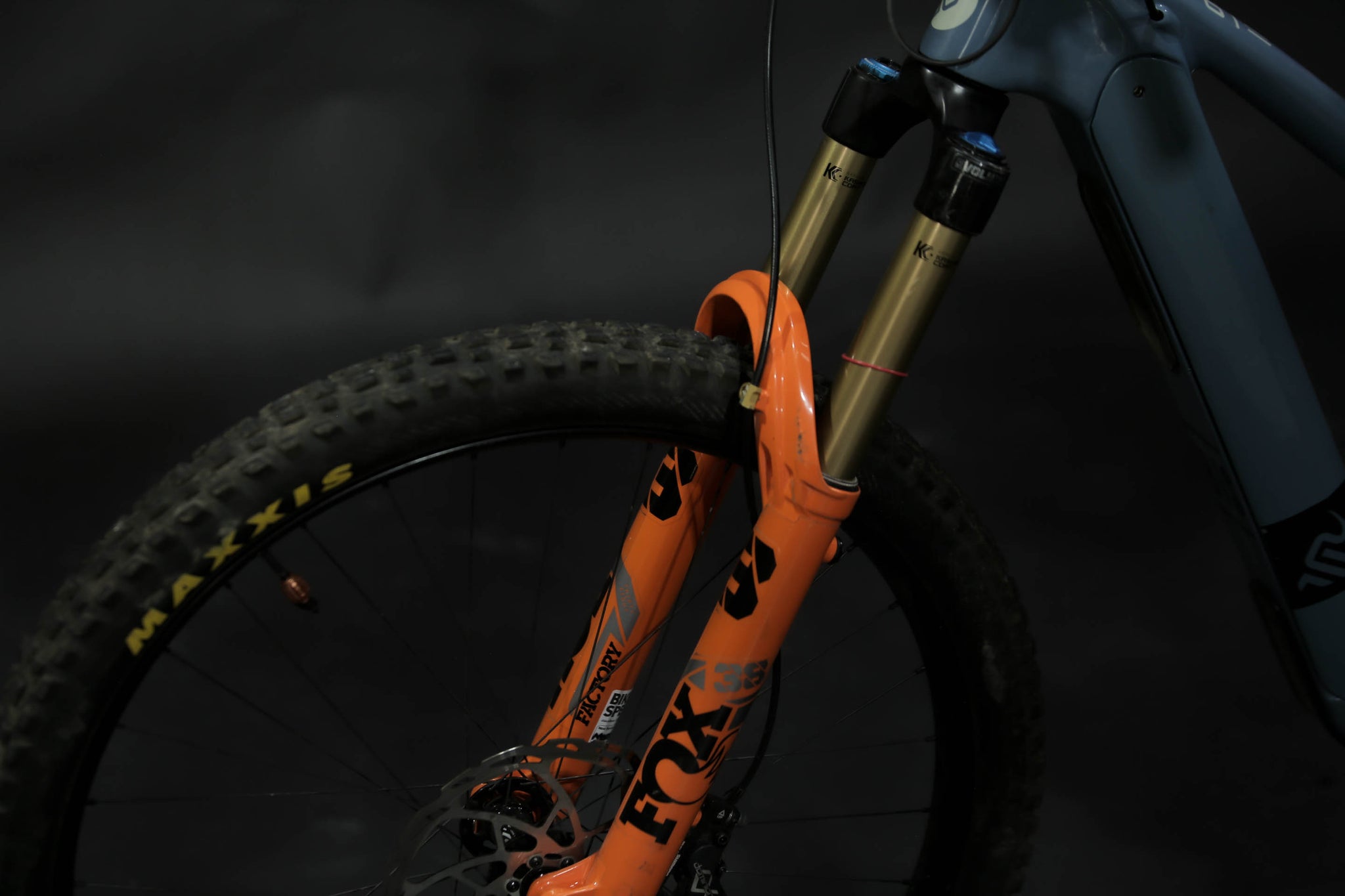 Bicicleta de Montaña Asistida Doble Suspensión Ibis Oso 29/27.5" Talla Medium (2022) Seminueva