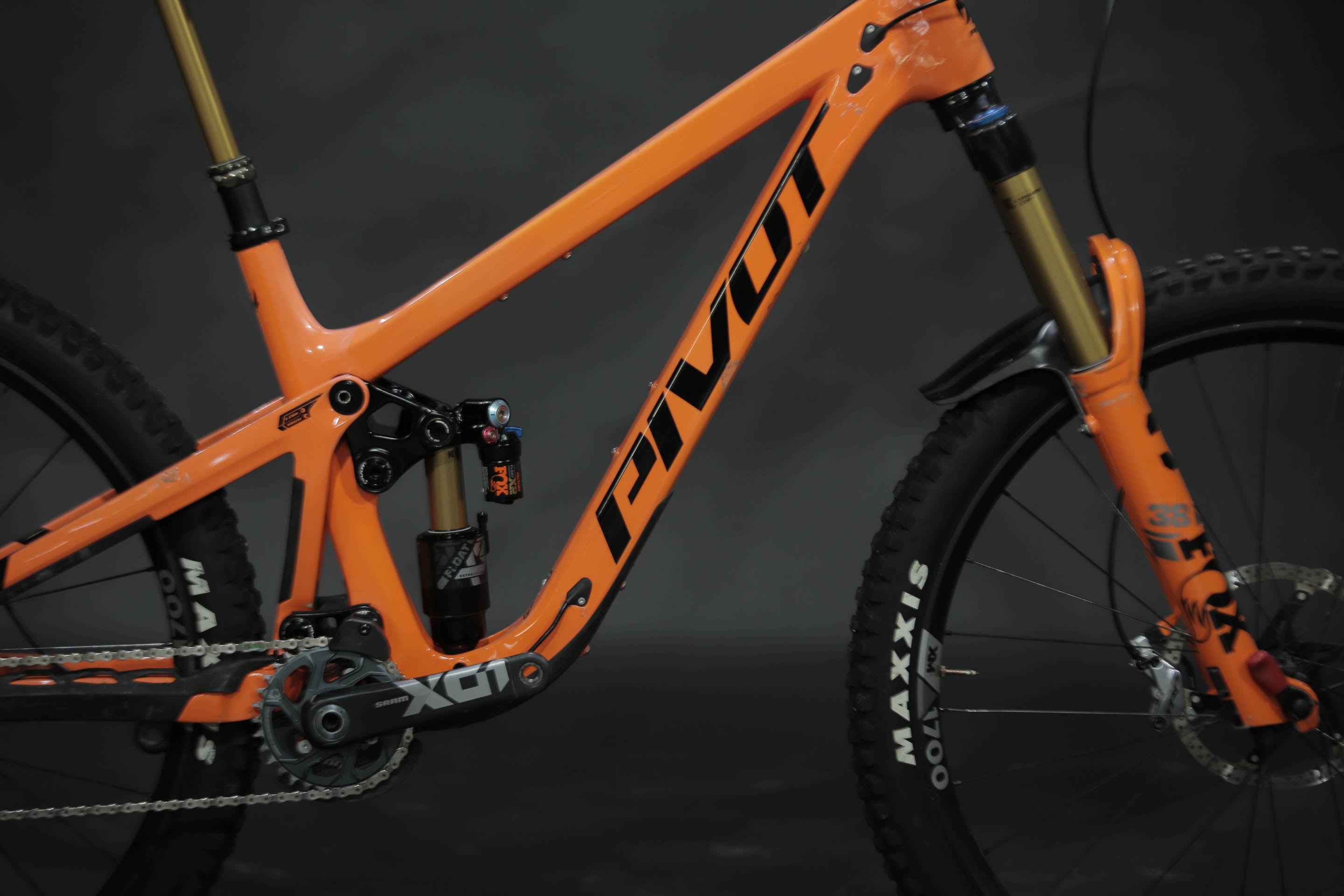 Bicicleta De Montaña Doble Suspensión Pivot Cycles Firebird 29" Talla Medium (2022) Seminueva