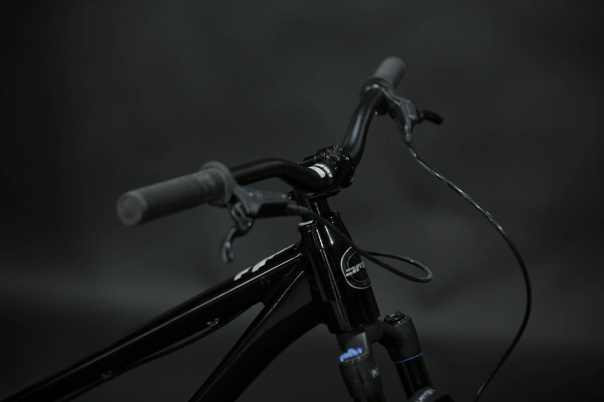 Bicicleta de ciudad Dirt Jump DMR Rhythm Pro Talla Regular Rodado 26" (2022) Seminueva
