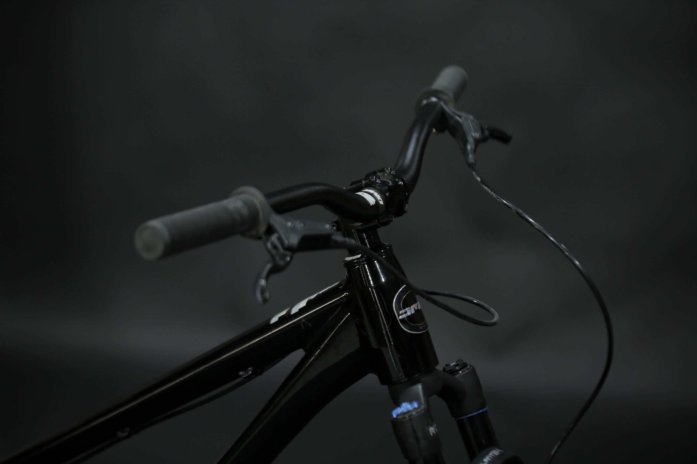 Bicicleta de ciudad Dirt Jump DMR Rhythm Pro Talla Regular Rodado 26" (2022) Seminueva