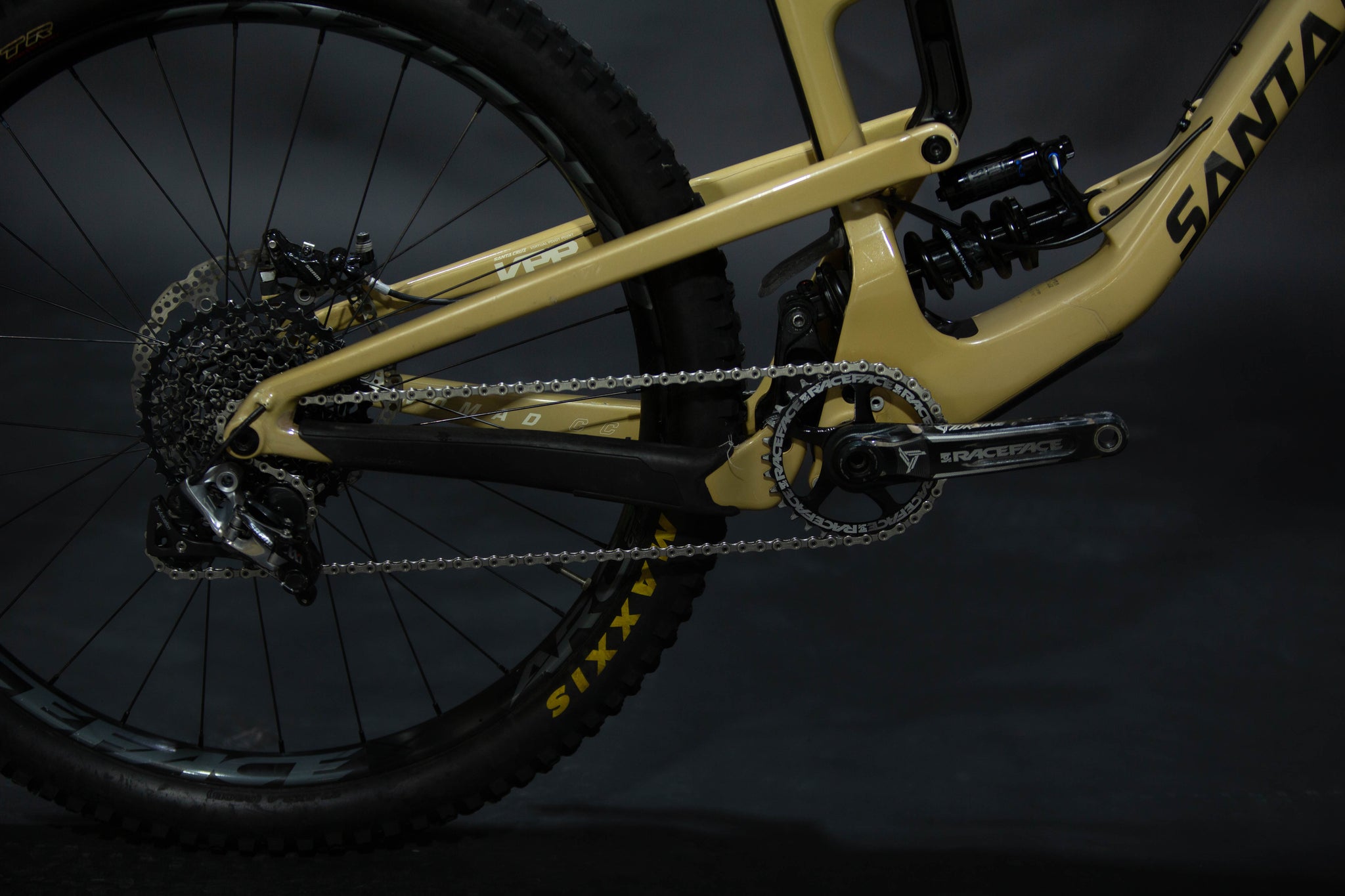 Bicicleta de Montaña Doble Supensión Santa Cruz Nomad CC 27.5" Talla Large (2017) Seminueva