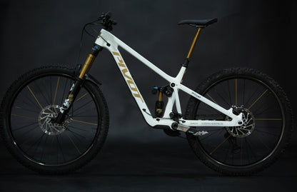 Bicicleta De Montaña Doble Suspensión Pivot Cycles Firebird 29" Talla Medium (2025) Seminueva