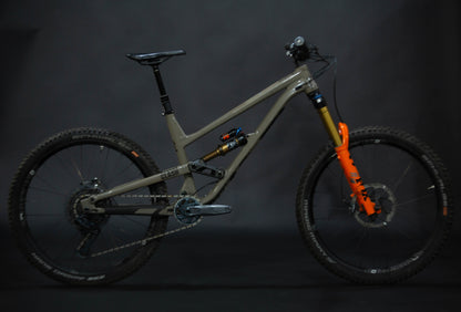 Bicicleta de Montaña Doble Suspension Commencal Clash 27.5" Talla Large (2022) Seminueva