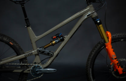 Bicicleta de Montaña Doble Suspension Commencal Clash 27.5" Talla Large (2022) Seminueva