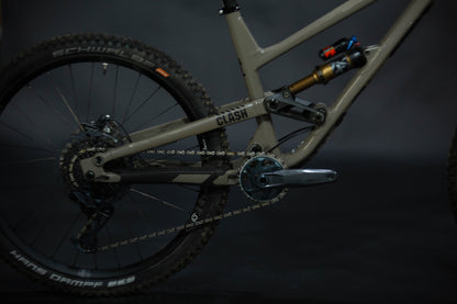 Bicicleta de Montaña Doble Suspension Commencal Clash 27.5" Talla Large (2022) Seminueva