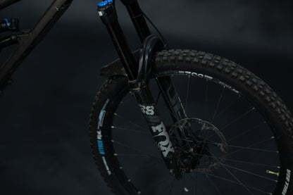 Bicicleta de Montaña Doble Suspension Commencal Clash Race 27.5" Talla Large (2022) Seminueva