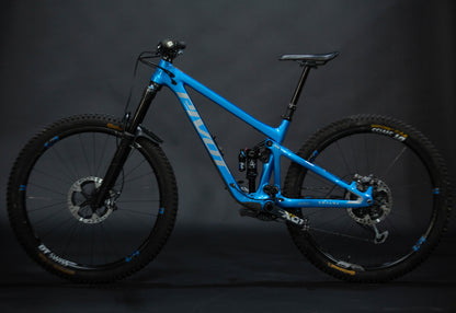 Bicicleta De Montaña Doble Suspensión Pivot Cycles Switchblade 29" Talla Medium (2023) Seminueva