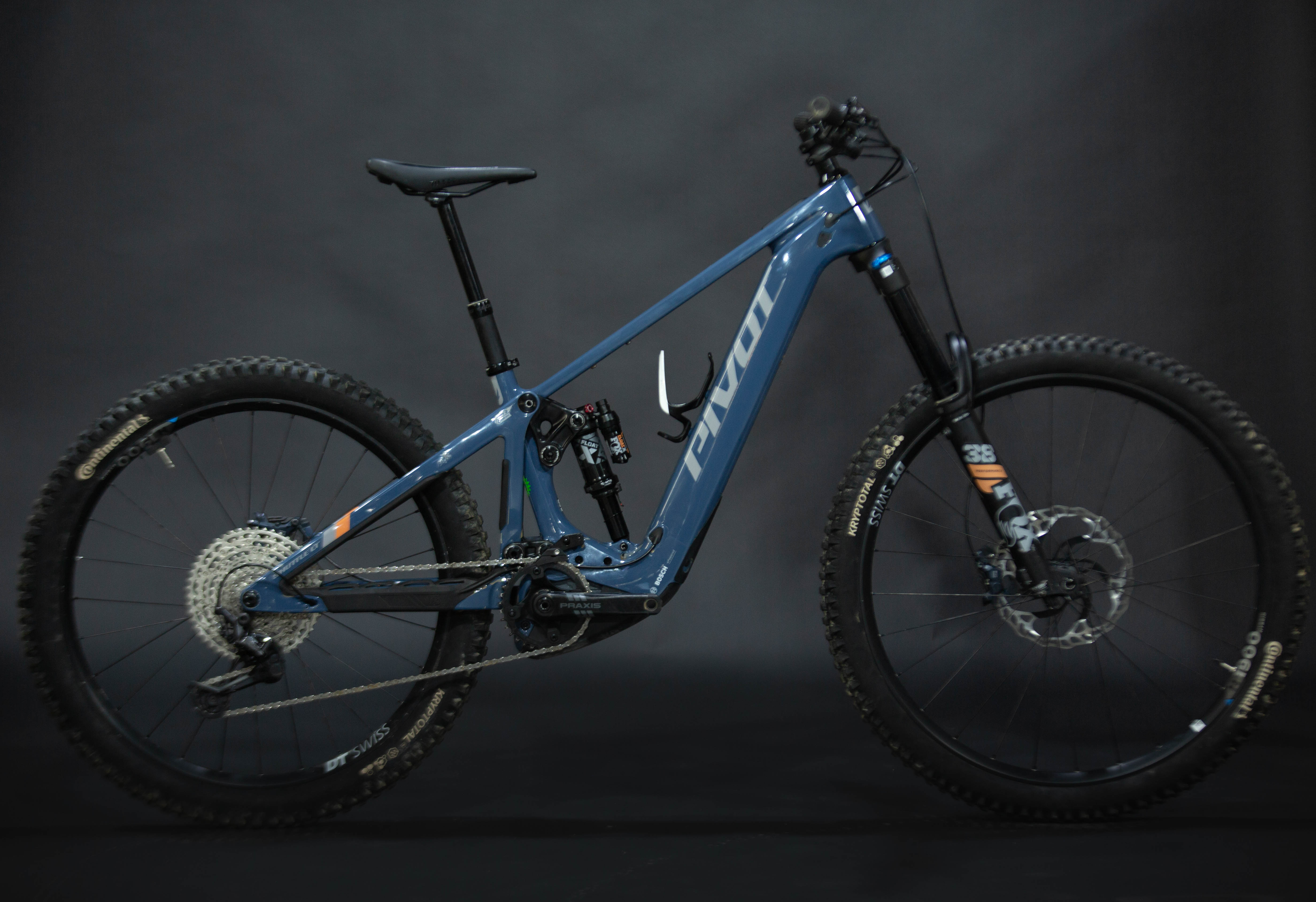 Bicicleta de Montaña Asistida Doble Suspensión Pivot Cycles Shuttle LT 29/27.5" Talla Small (2025) Seminueva