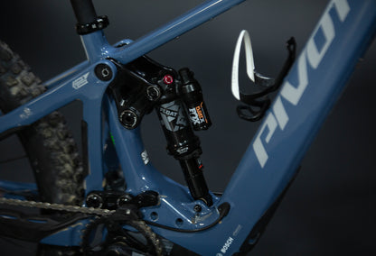 Bicicleta de Montaña Asistida Doble Suspensión Pivot Cycles Shuttle LT 29/27.5" Talla Small (2025) Seminueva