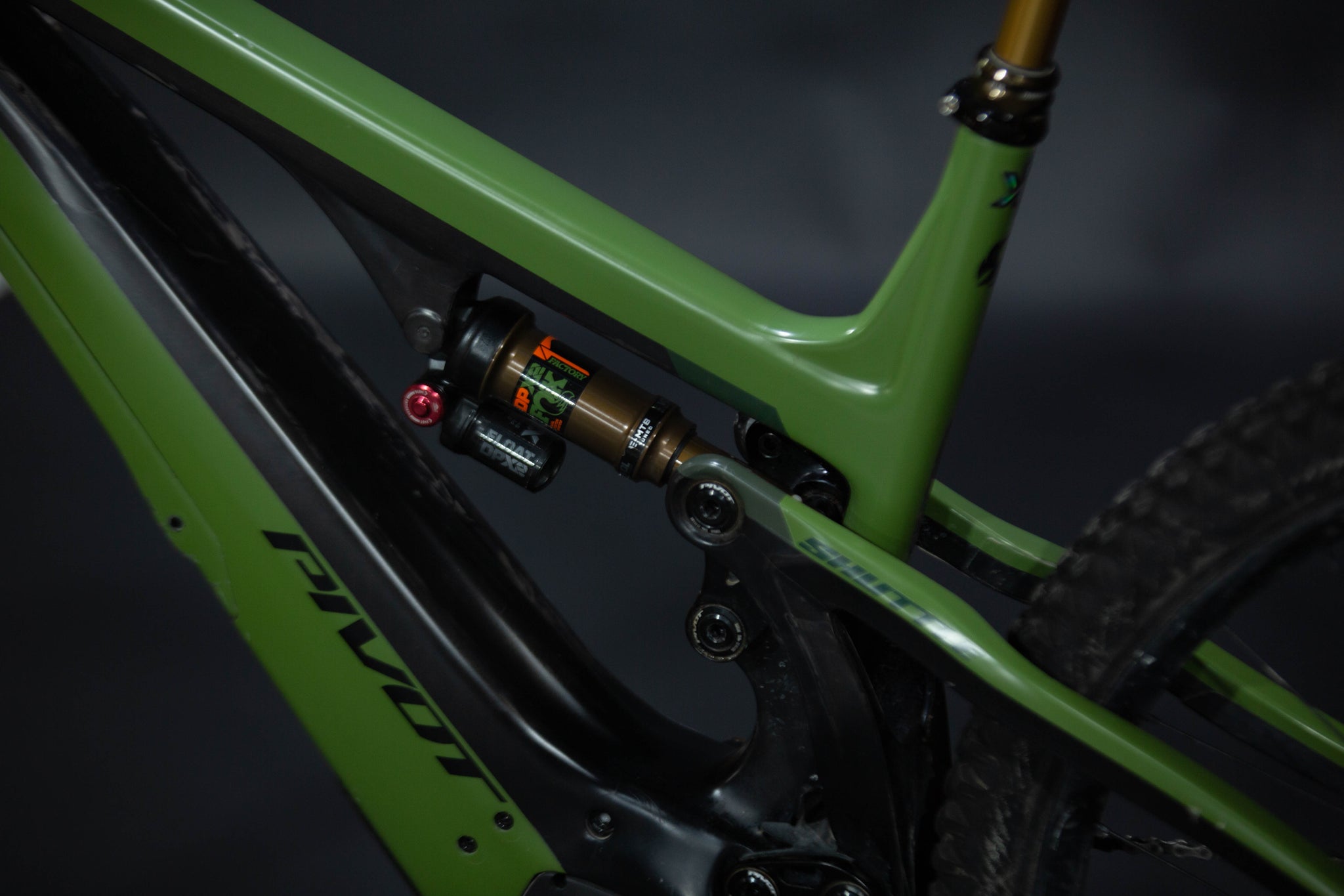 Bicicleta de Montaña Asistida Doble Suspensión Pivot Cycles Shuttle AM 29" Talla Large (2022) Seminueva