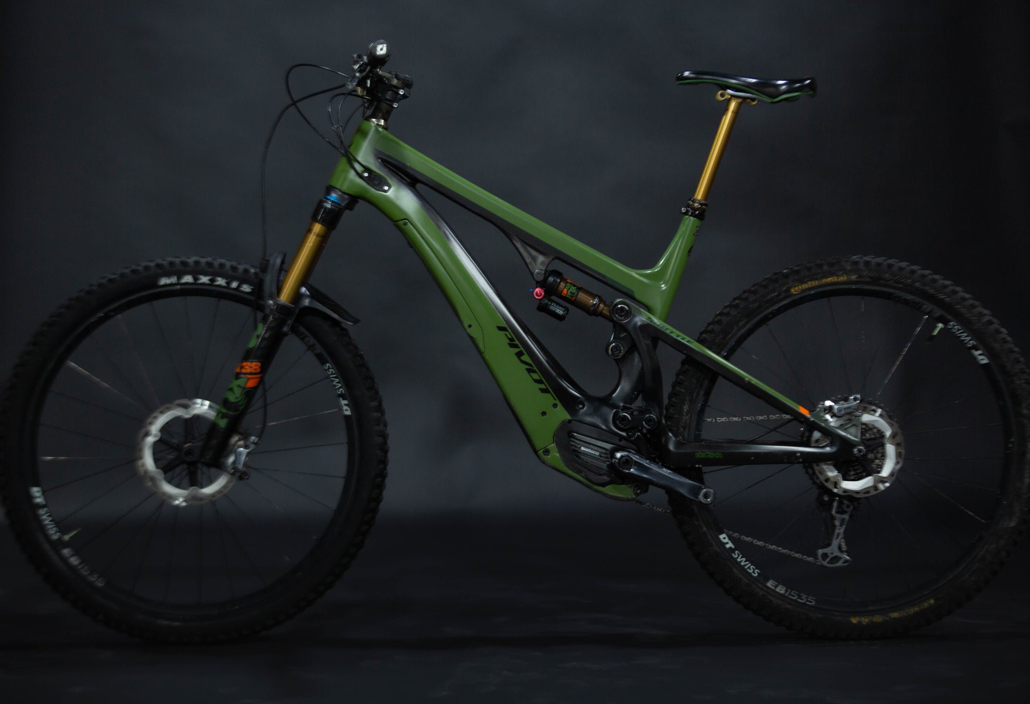 Bicicleta de Montaña Asistida Doble Suspensión Pivot Cycles Shuttle AM 29" Talla Large (2022) Seminueva