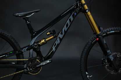 Bicicleta de Montaña Doble Supensión (Downhill) Pivot Phoenix  29" Talla Medium (2023) Seminueva