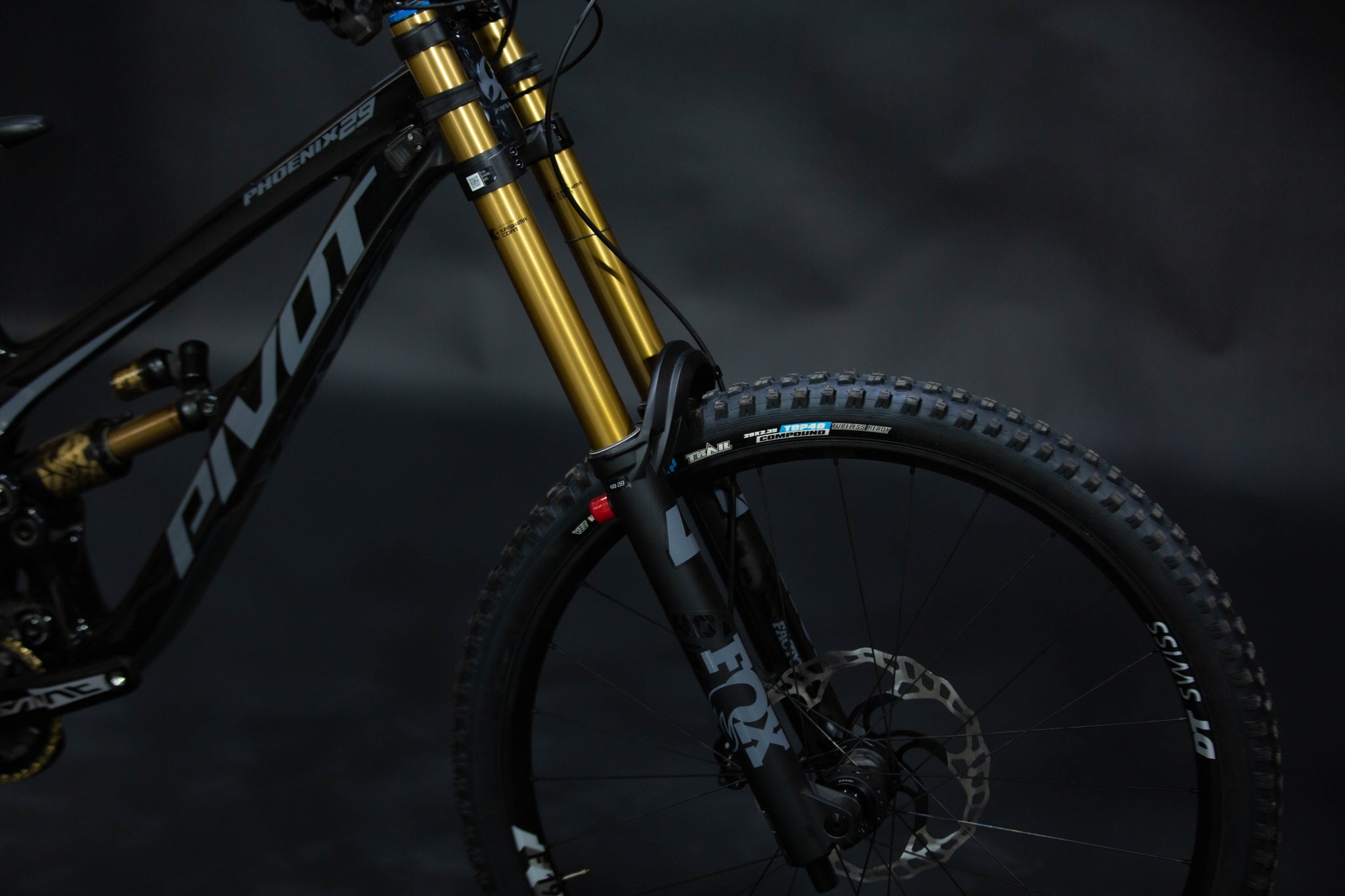 Bicicleta de Montaña Doble Supensión (Downhill) Pivot Phoenix  29" Talla Medium (2023) Seminueva