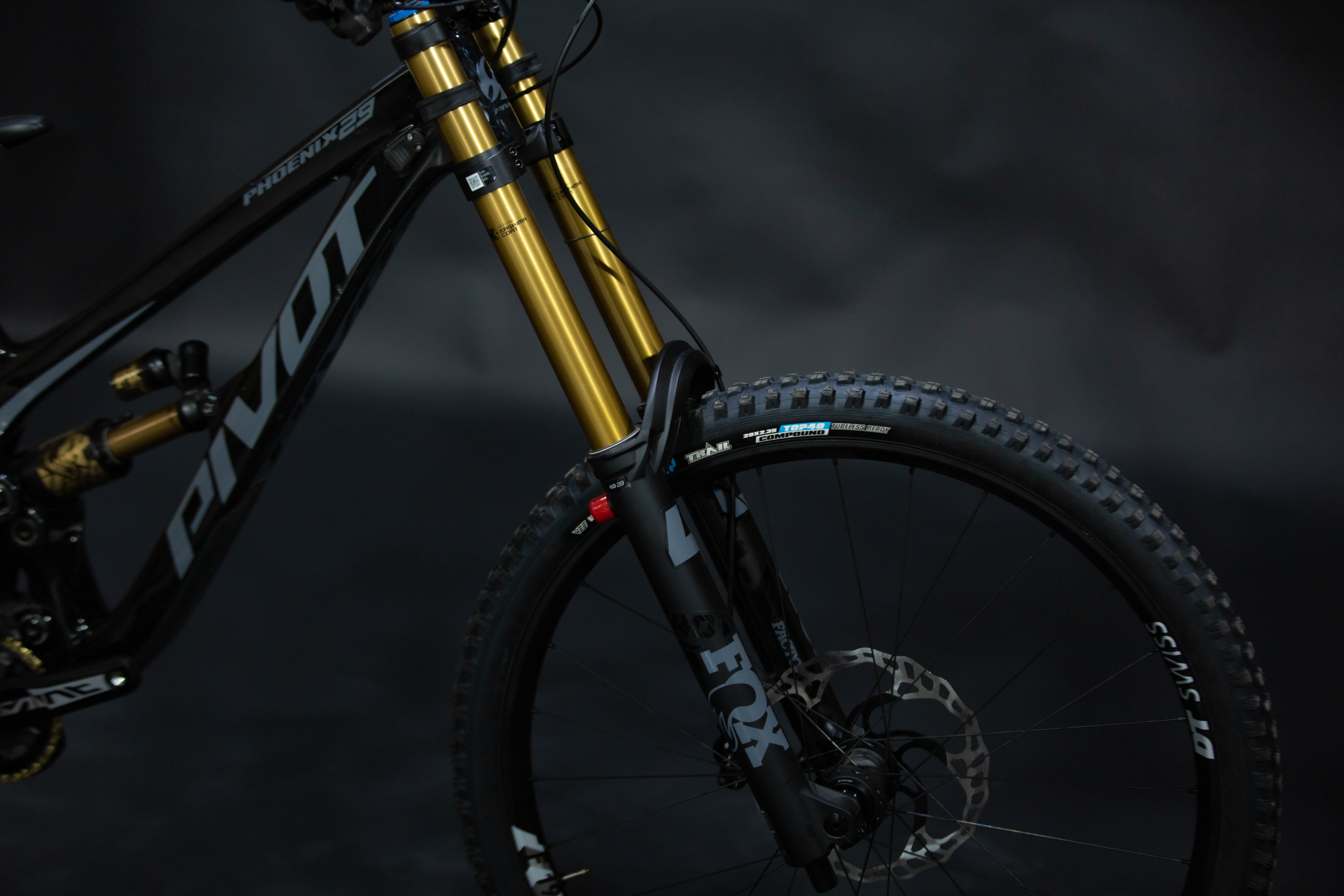 Bicicleta de Montaña Doble Supensión (Downhill) Pivot Phoenix  29" Talla Medium (2023) Seminueva