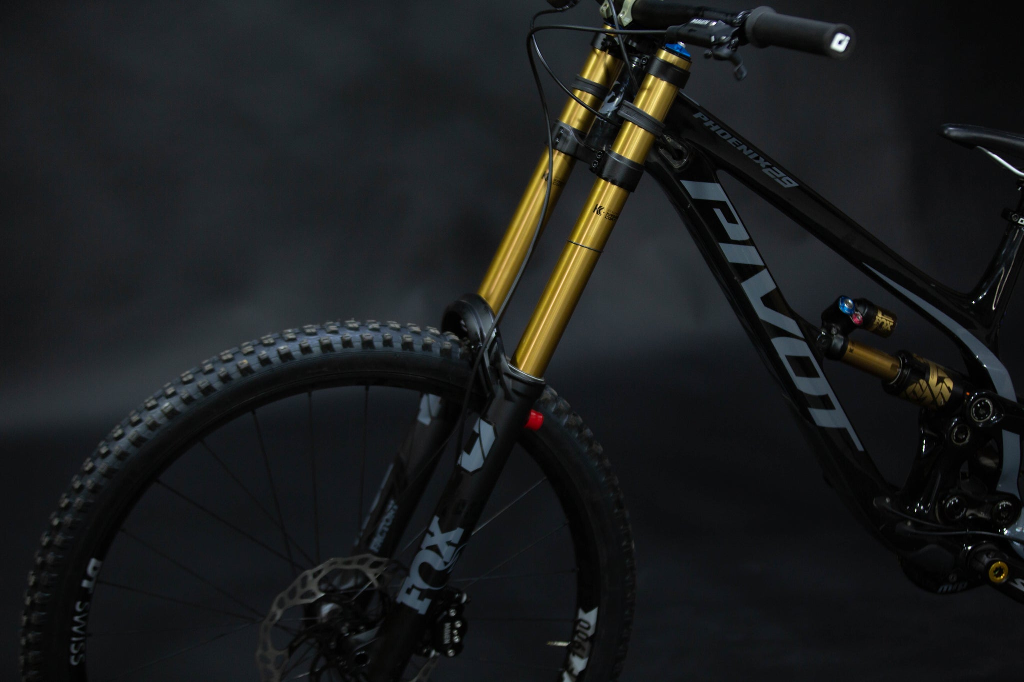 Bicicleta de Montaña Doble Supensión (Downhill) Pivot Phoenix  29" Talla Medium (2023) Seminueva