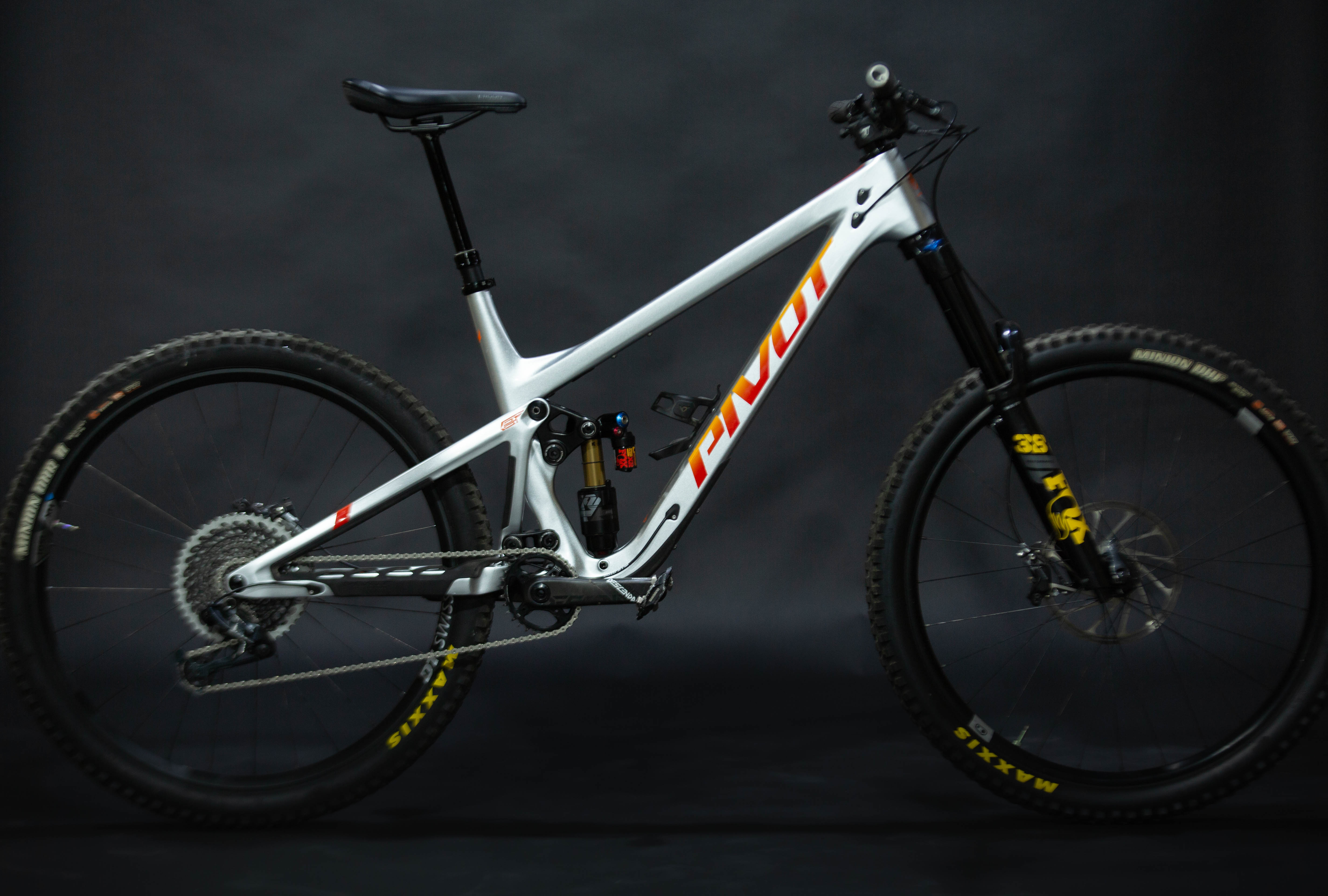 Bicicleta De Montaña Doble Suspensión Pivot Cycles Firebird 29" Talla X-Large (2024) Seminueva