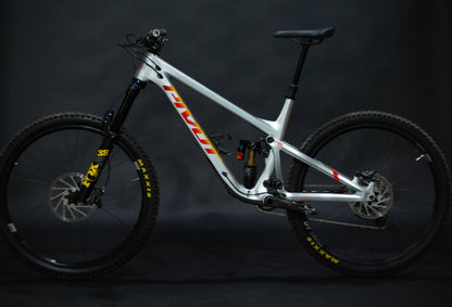 Bicicleta De Montaña Doble Suspensión Pivot Cycles Firebird 29" Talla X-Large (2024) Seminueva