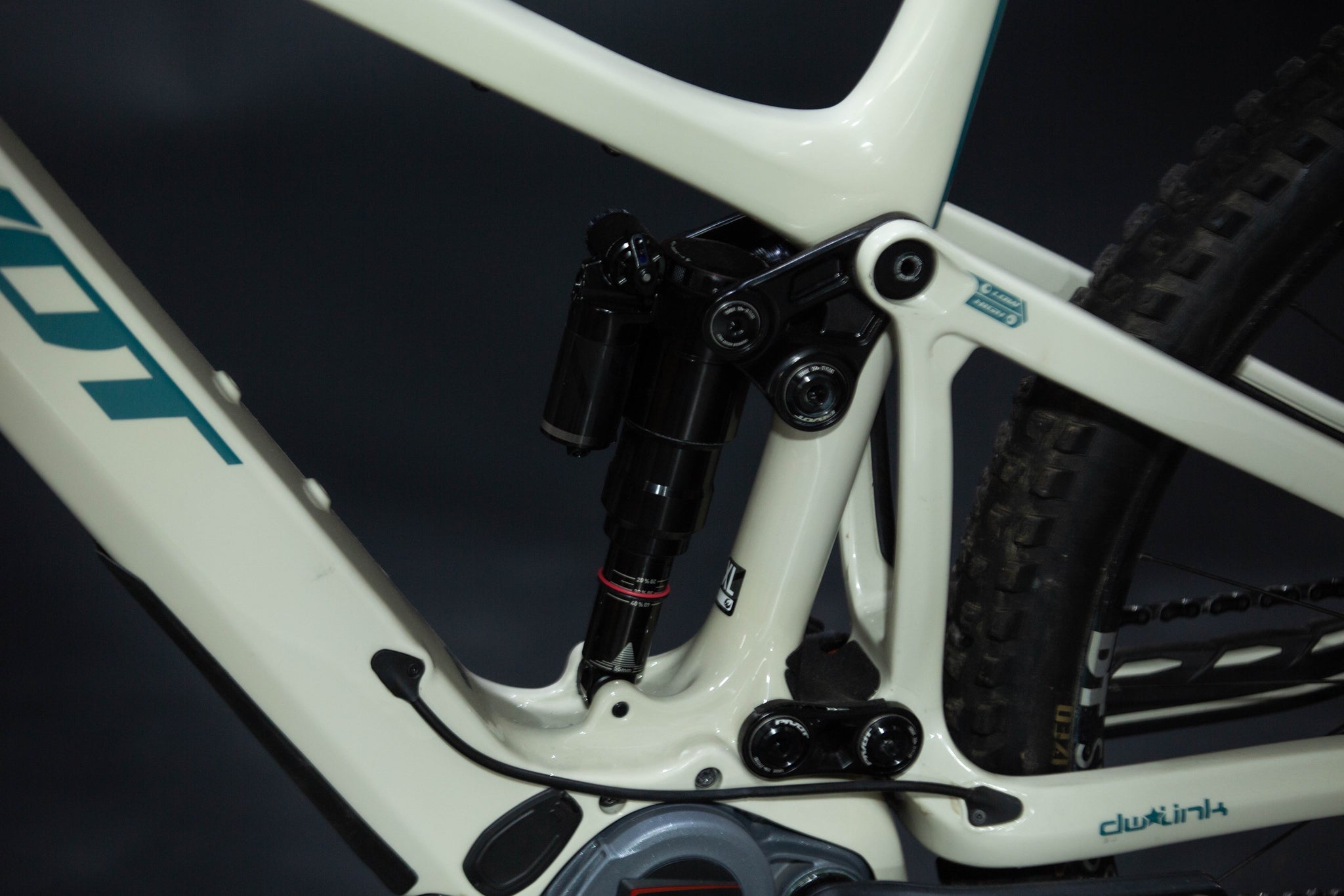 Bicicleta de Montaña Asistida Doble Suspensión Pivot Cycles Shuttle AM 29" Talla X-Large (2024) Seminueva