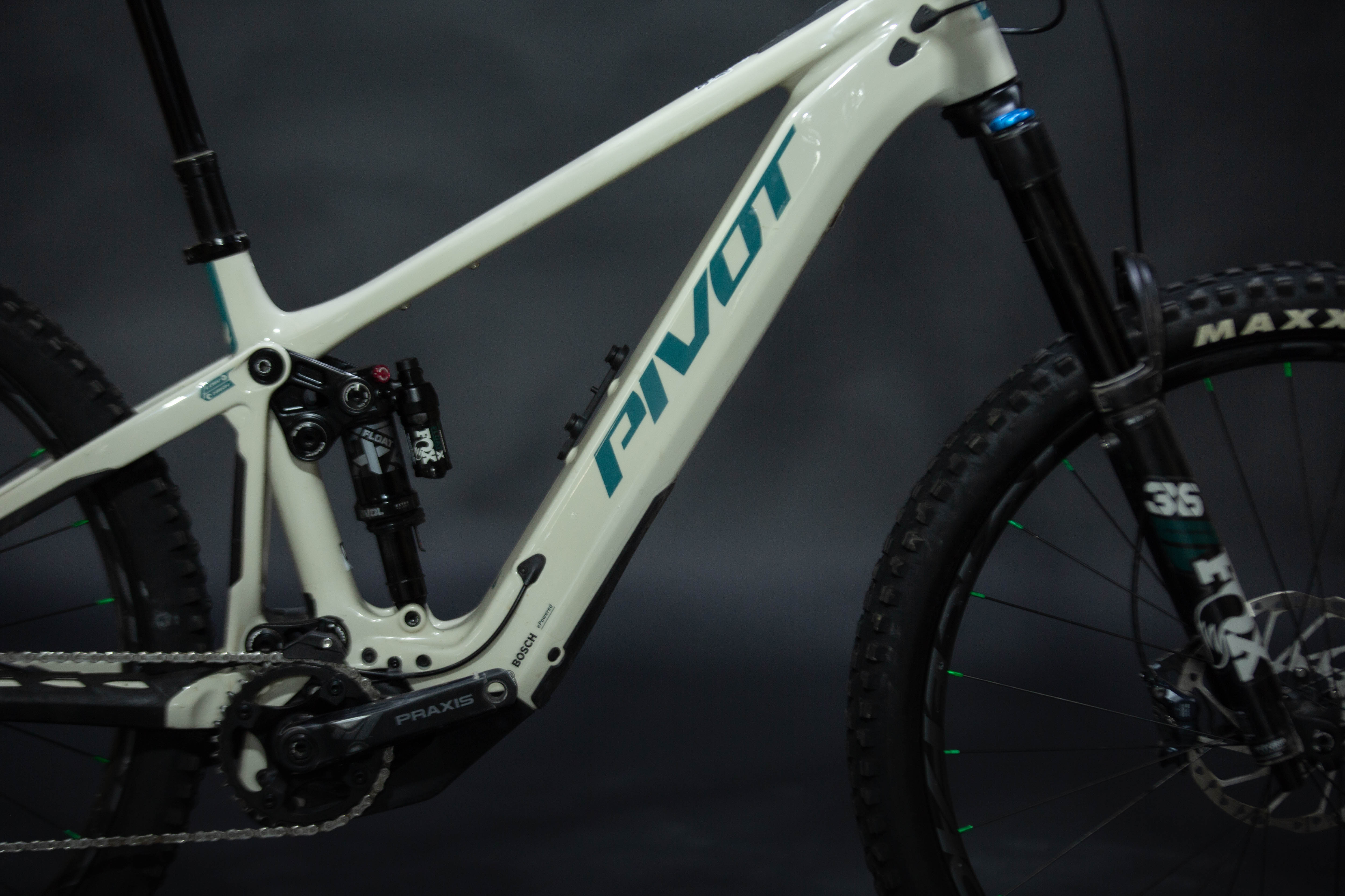 Bicicleta de Montaña Asistida Doble Suspensión Pivot Cycles Shuttle AM 29" Talla Medium (2024) Seminueva