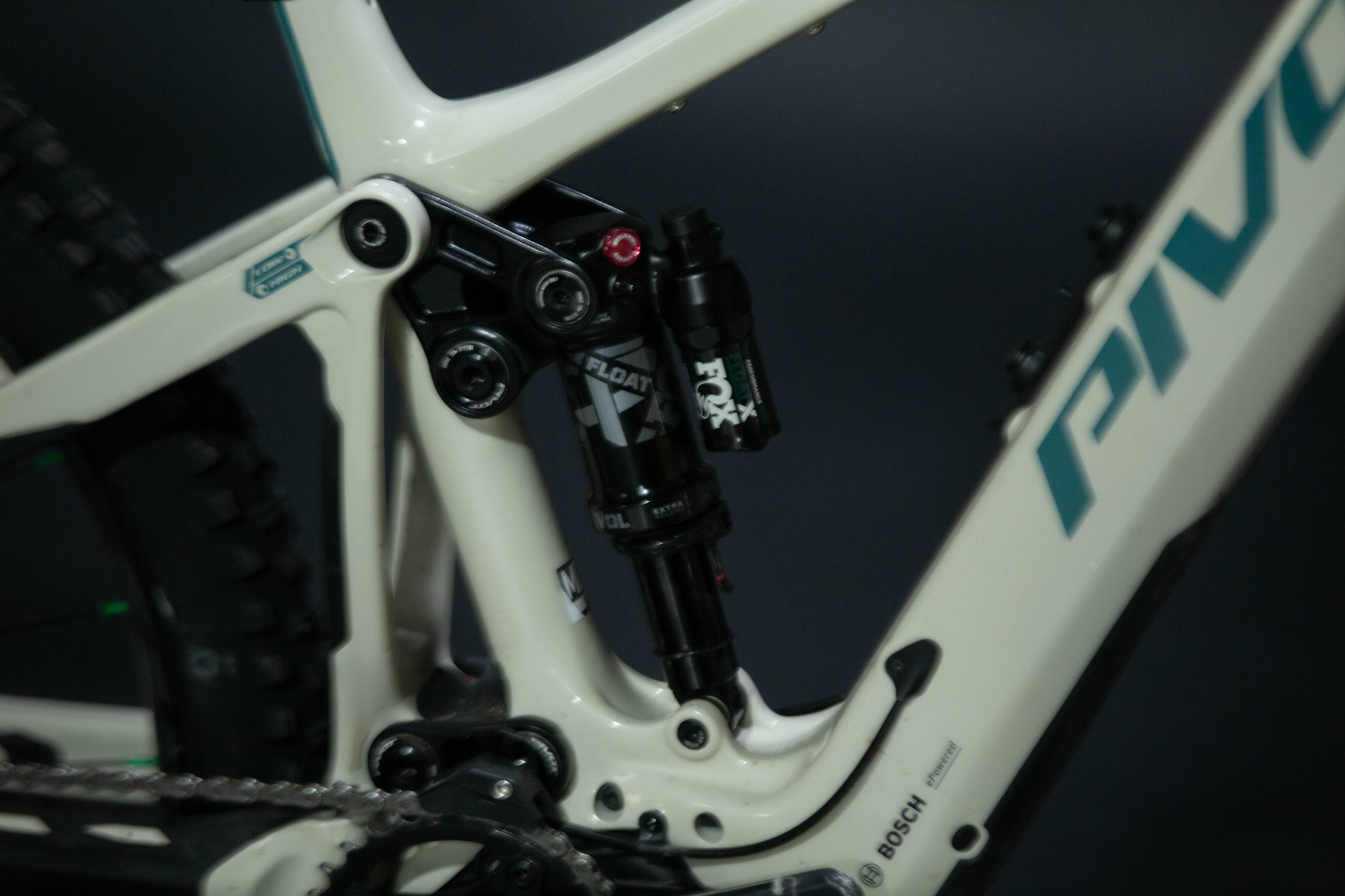 Bicicleta de Montaña Asistida Doble Suspensión Pivot Cycles Shuttle AM 29" Talla Medium (2024) Seminueva