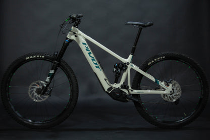 Bicicleta de Montaña Asistida Doble Suspensión Pivot Cycles Shuttle AM 29" Talla Medium (2024) Seminueva