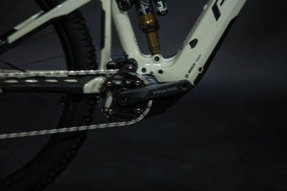 Bicicleta de Montaña Asistida Doble Suspensión Pivot Cycles Shuttle AM 29" Talla Medium (2024) Seminueva