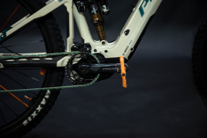 Bicicleta de Montaña Asistida Doble Suspensión Pivot Cycles Shuttle AM 29" Talla Medium (2024) Seminueva