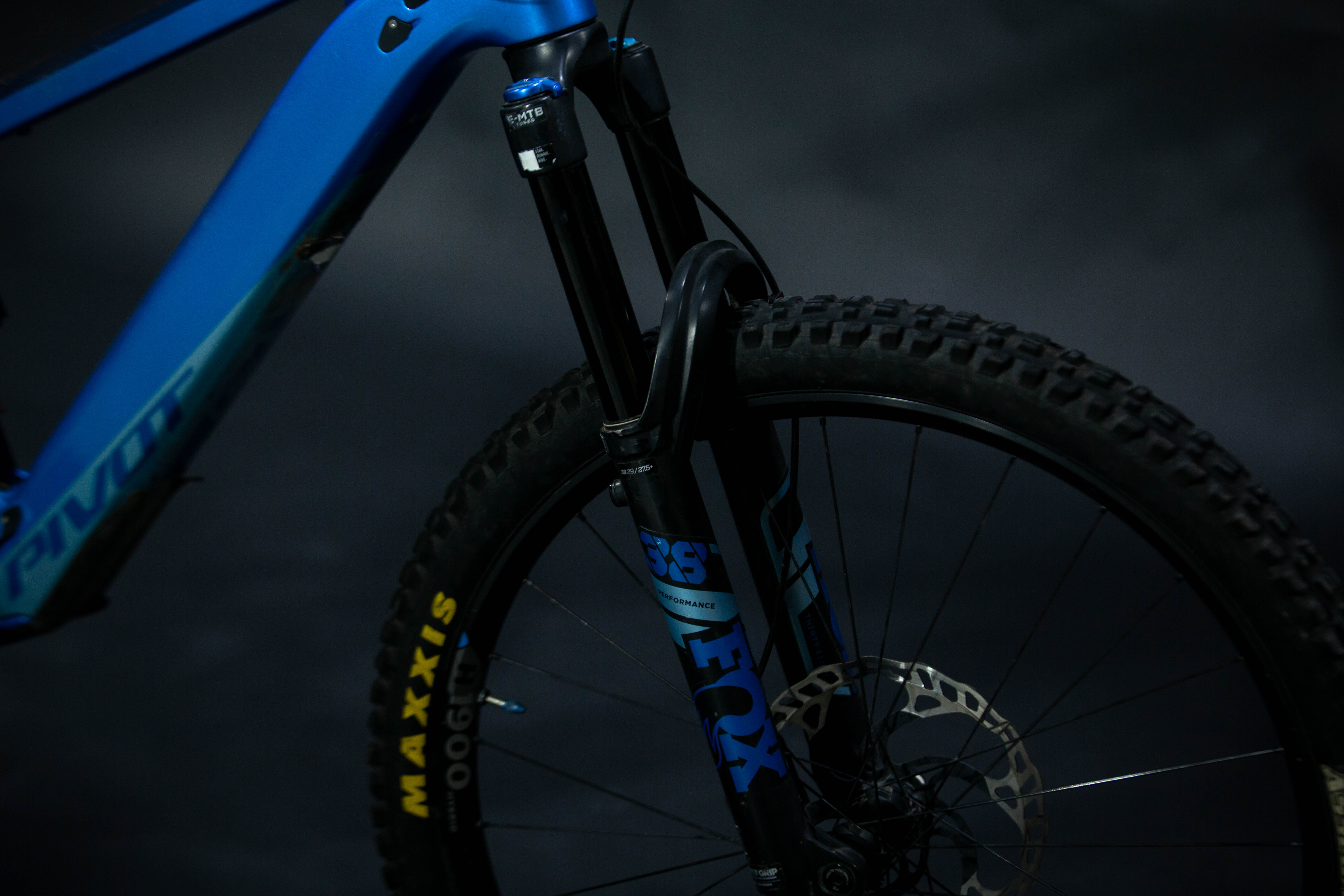 Bicicleta de Montaña Asistida Doble Suspensión Pivot Cycles Shuttle LT 29" Talla Large (2022) Seminueva