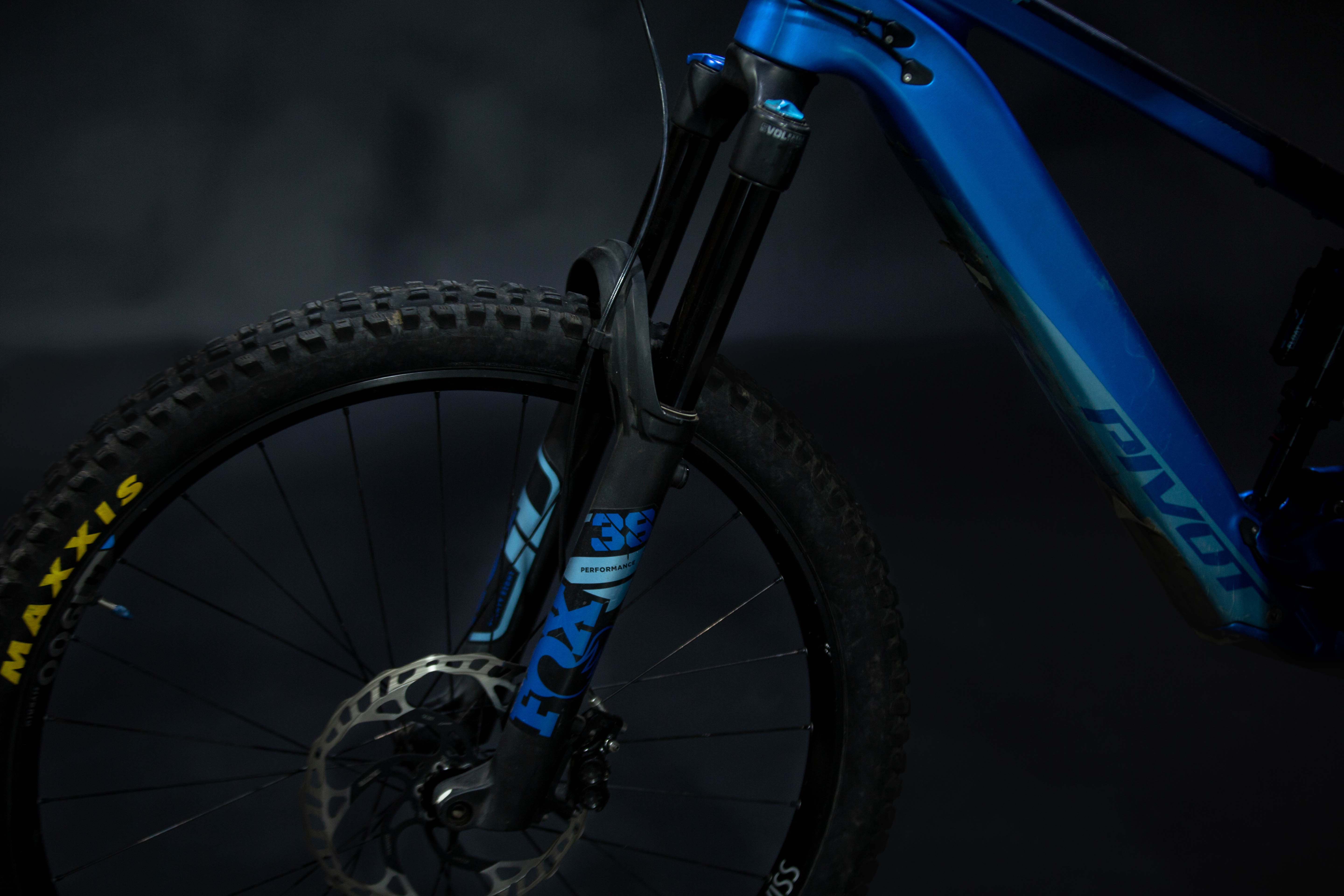 Bicicleta de Montaña Asistida Doble Suspensión Pivot Cycles Shuttle LT 29" Talla Large (2022) Seminueva