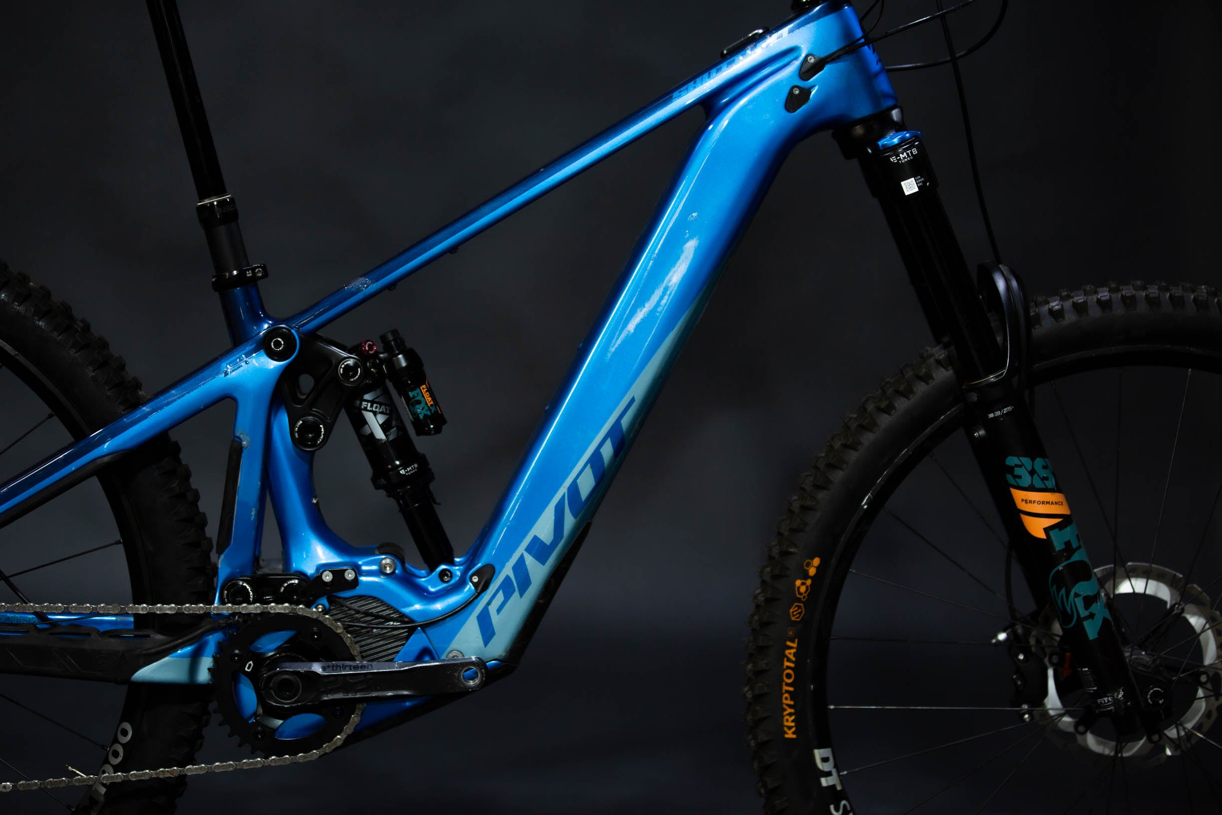 Bicicleta de Montaña Asistida Doble Suspensión Pivot Cycles Shuttle LT 29" Talla Small (2023) Seminueva