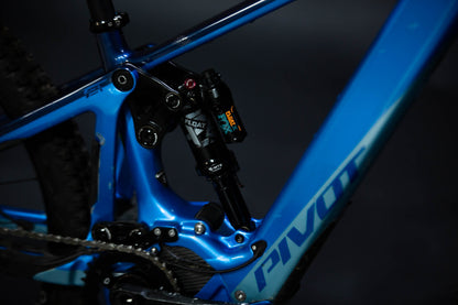 Bicicleta de Montaña Asistida Doble Suspensión Pivot Cycles Shuttle LT 29" Talla Small (2023) Seminueva