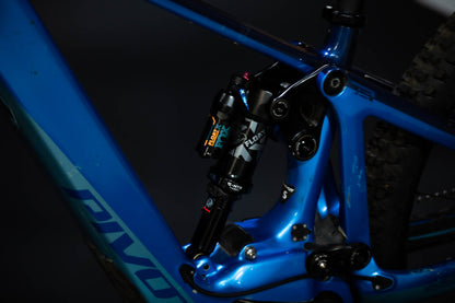 Bicicleta de Montaña Asistida Doble Suspensión Pivot Cycles Shuttle LT 29" Talla Small (2023) Seminueva