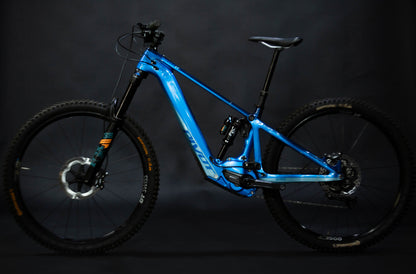 Bicicleta de Montaña Asistida Doble Suspensión Pivot Cycles Shuttle LT 29" Talla Small (2023) Seminueva