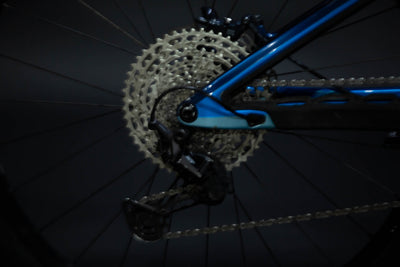 Bicicleta de Montaña Asistida Doble Suspensión Pivot Cycles Shuttle LT 29" Talla Small (2023) Seminueva